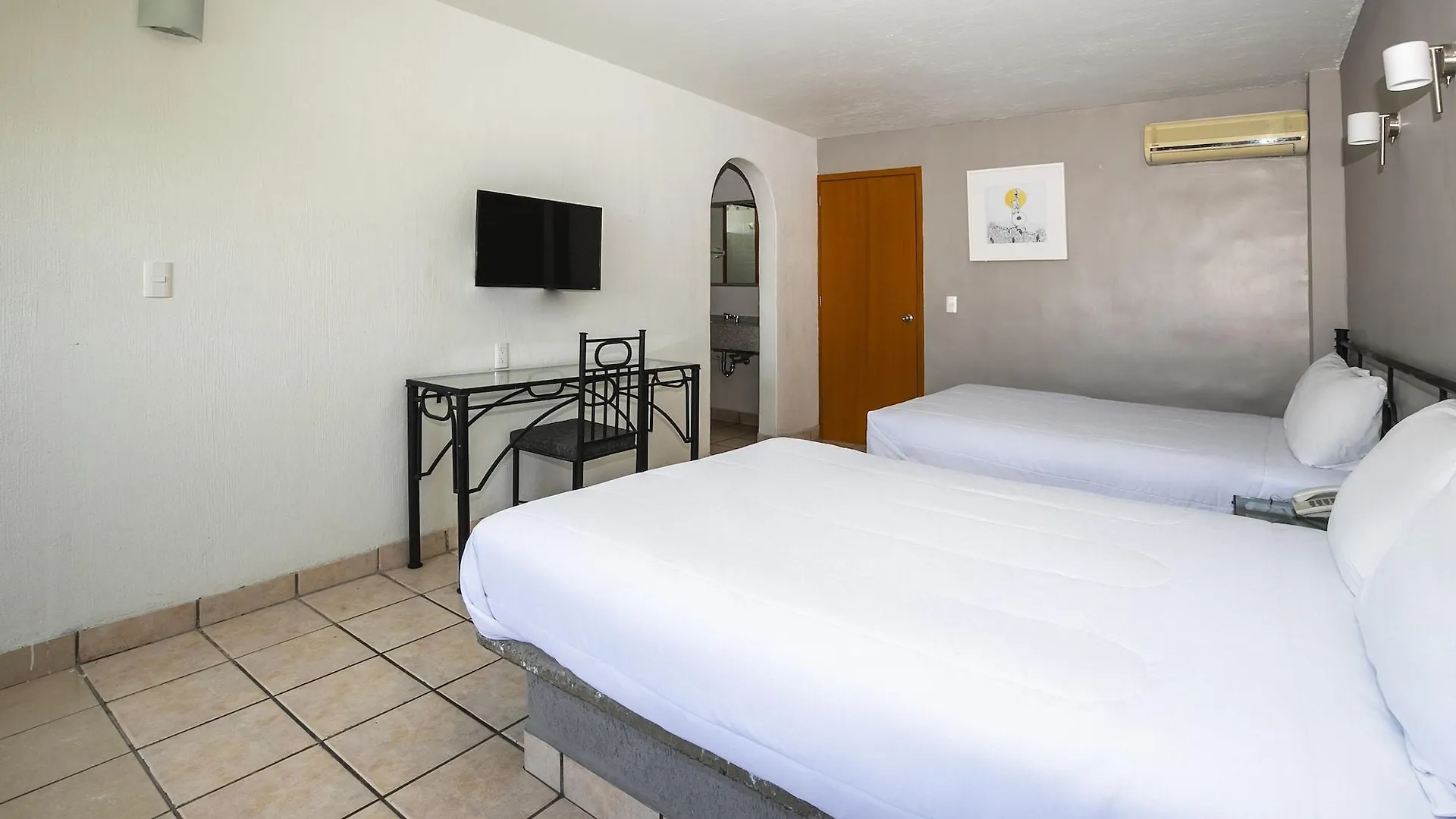 **  Hotel Arboledas Expo Guadalajara Mexico