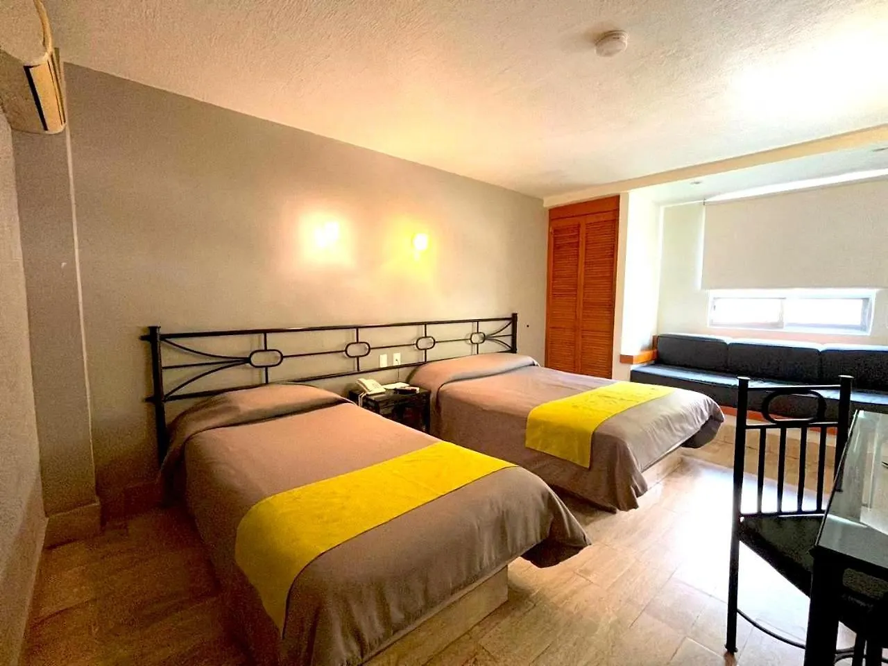 **  Hotel Arboledas Expo Guadalajara Mexico
